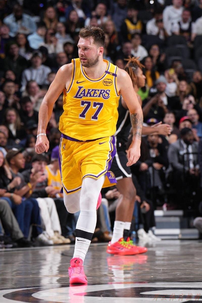 开云体育链接：NBA焦点战：湖人客场119-95轻取雄鹿，东契奇狂砍41分