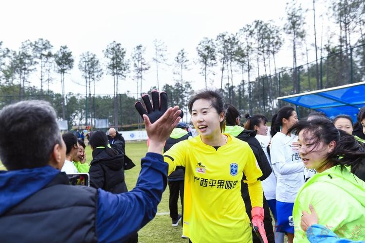 开云体育官方网站：耀·绽放 | 广西平果呗侬女足捧杯 2021女乙联赛正式收官