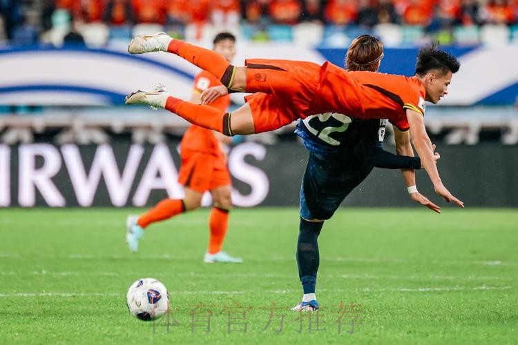 中国队1:3不敌日本 伊万乐观面对未来 中国队1:3不敌日本 伊万乐观面对未来